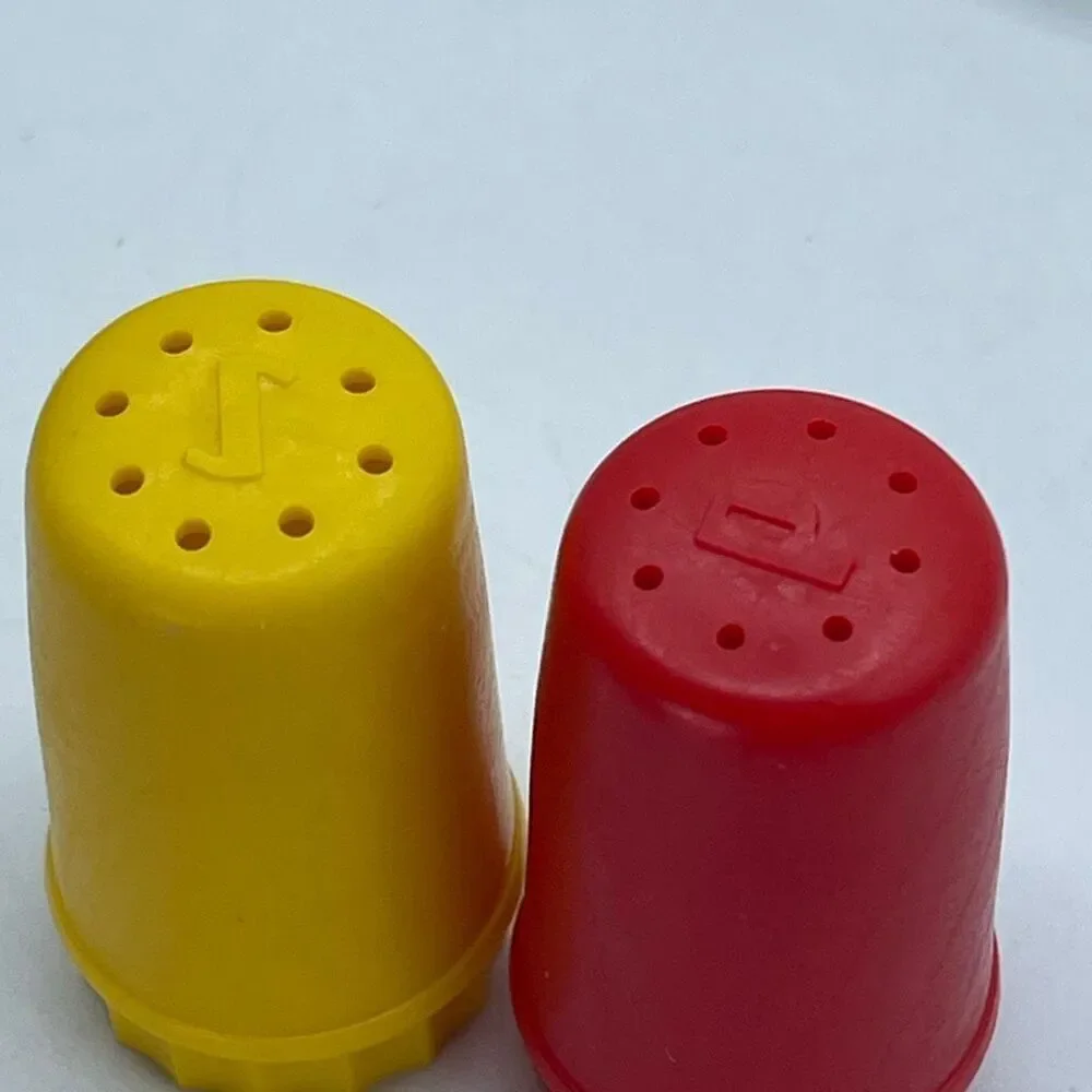 Vintage Midcentury Regaline USA mini salt n pepper shakers.